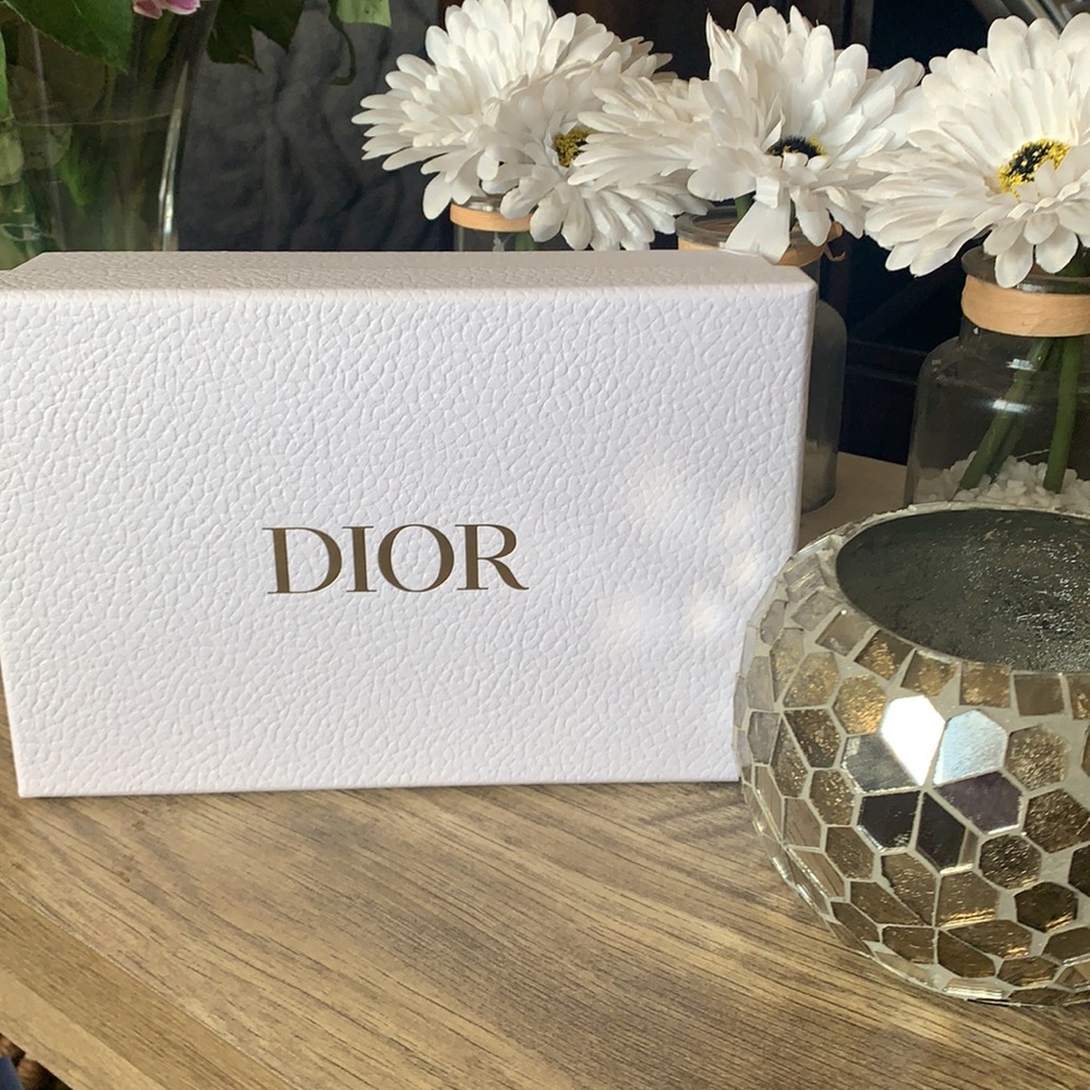 DIOR Gift Box - Picture 2 of 5